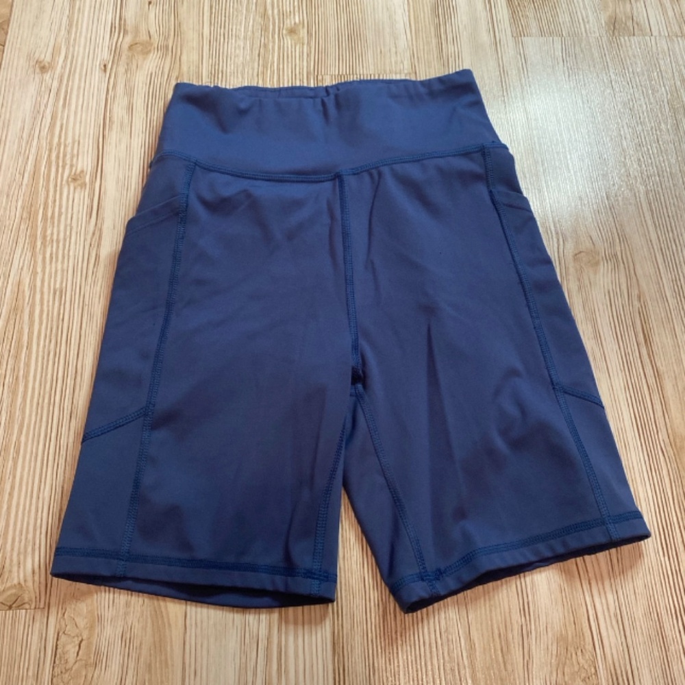 American Eagle The Everything Pocket blue Biker Shorts size small